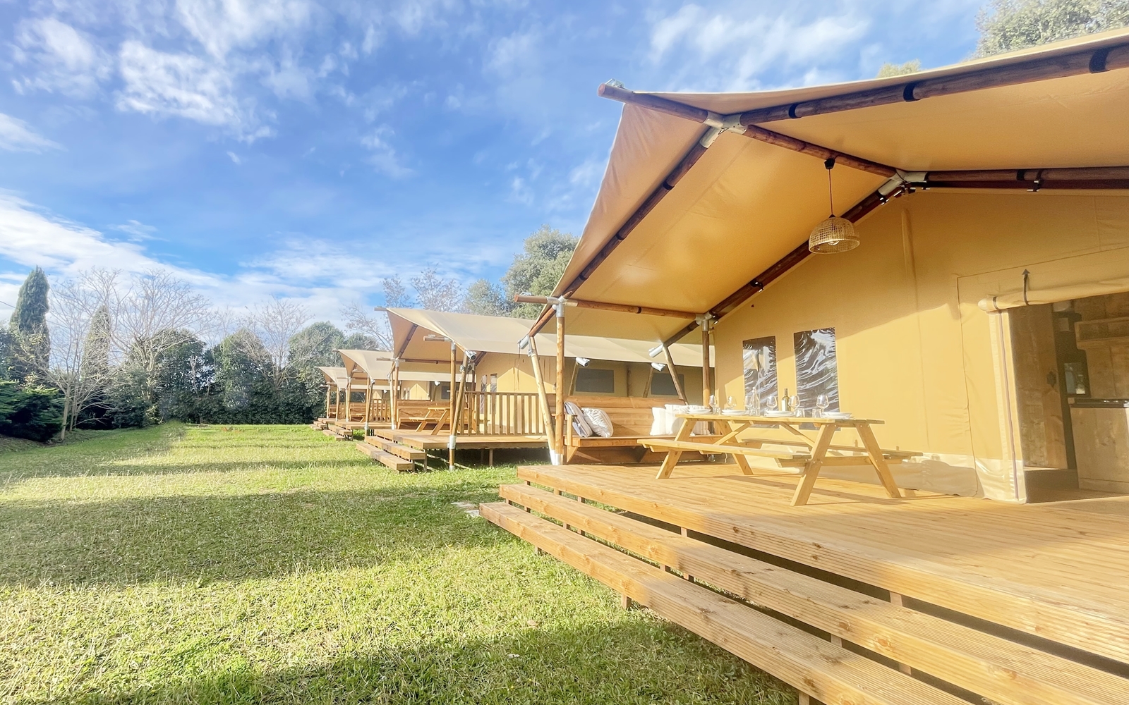 Glamping in Tuscany, tent surrounded by greenery near the sea on the Etruscan Coast