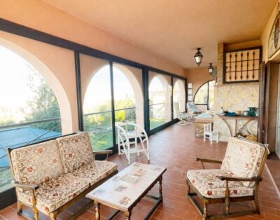 Villa Wanda in Tuscany by Zoom In Earth