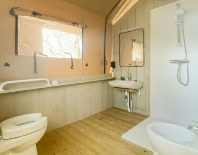 Glamping Tent for 4 People with Private Hot Tub in Tuscany