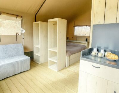 Glamping Tent for 4 People with Private Hot Tub in Tuscany