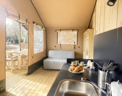 Glamping Tent for 4 People with Private Hot Tub in Tuscany