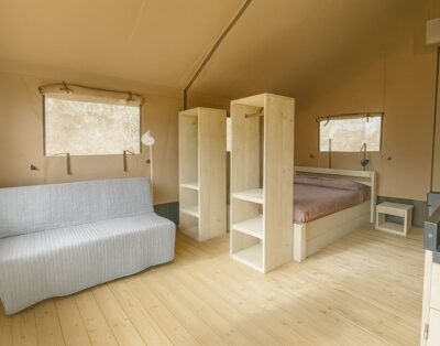 Glamping Tent for 4 People with Private Hot Tub in Tuscany