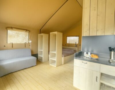 Glamping Tent for 4 People with Private Hot Tub in Tuscany