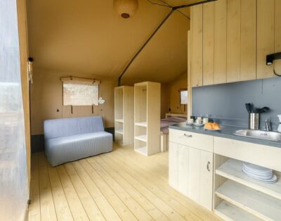 Glamping Tent for 4 People with Private Hot Tub in Tuscany