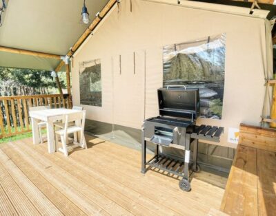 Glamping Tent for 4 People with Private Hot Tub in Tuscany