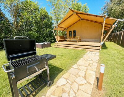 Glamping Tent for 5 People in Tuscany with Private Hot Tub
