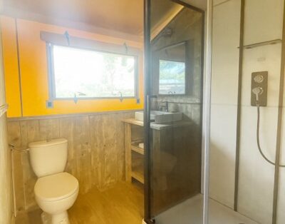 Glamping Tent for 5 People in Tuscany with Private Hot Tub